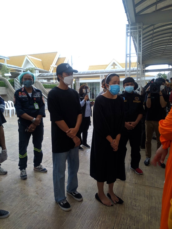 บรรยากาศพิธีฌาปนกิจศพ ค่อม ชวนชื่น 