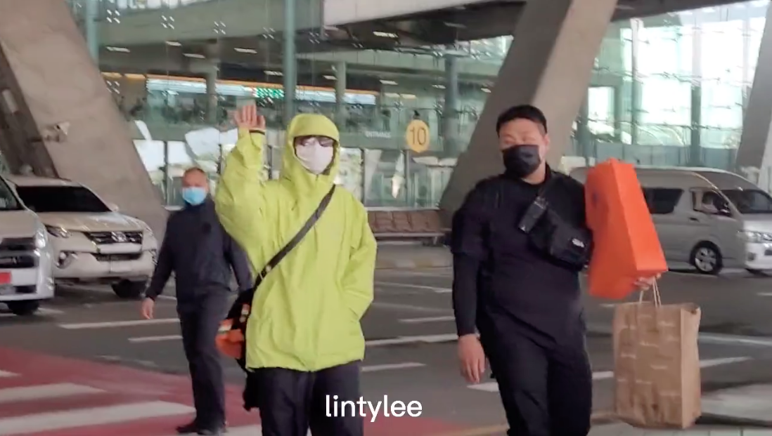 ถึงไทยแล้ว!! สี่หนุ่ม ‘WINNER’ พร้อมขึ้นโชว์ประชัน ‘เป๊ก ผลิตโชค’ 10 ธ.ค.นี้ ถึงไทยแล้ว!! สี่หนุ่ม ‘WINNER’ พร้อมขึ้นโชว์ประชัน ‘เป๊ก ผลิตโชค’ 10 ธ.ค.นี้