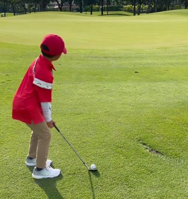 หนุ่ม คงกะพัน  สนับสนุนลูกชาย น้องภัทร ชื่นชอบกีฬากอล์ฟ (มีคลิป)