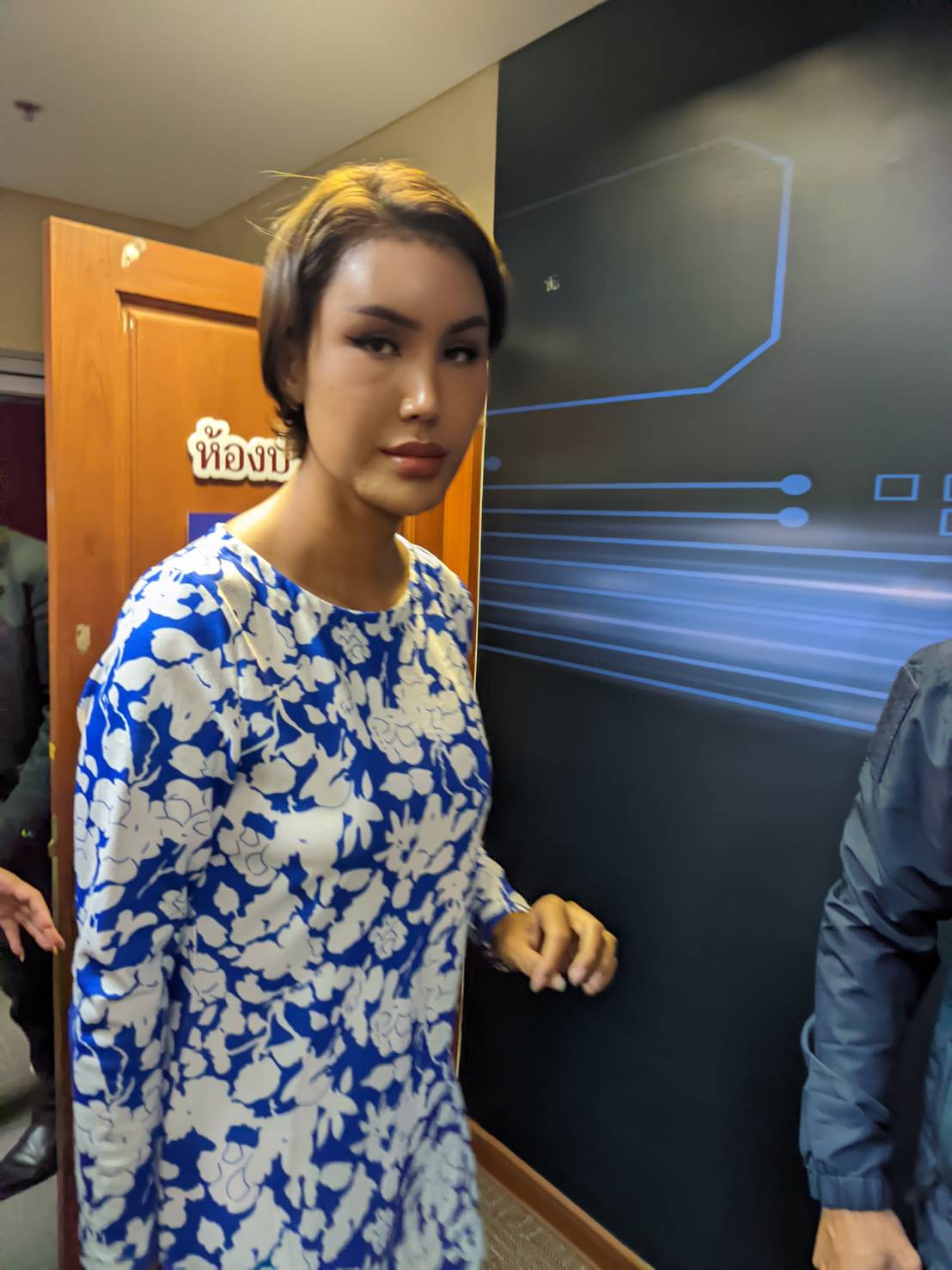 แอนนา เข้าพบตำรวจยืนยันความบริสุทธิ์ใจ ไม่ได้หนีไป สปป.ลาว แอนนา เข้าพบตำรวจยืนยันความบริสุทธิ์ใจ ไม่ได้หนีไป สปป.ลาว