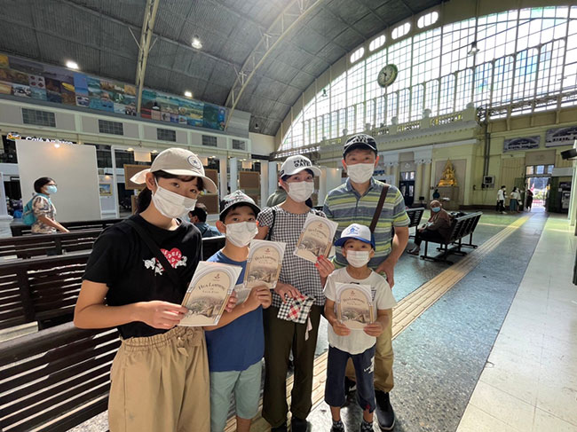 ประชาชนใช้เวลาวันหยุดร่วมกิจกรรม Hua Lamphong in Your Eyes-ชมนิทรรศภาพถ่าย หัวลำโพง ประชาชนใช้เวลาวันหยุดร่วมกิจกรรม Hua Lamphong in Your Eyes-ชมนิทรรศภาพถ่าย หัวลำโพง