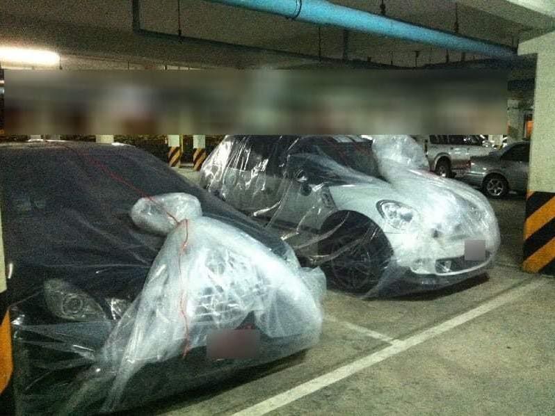 ประสบการณ์ตรงน้ำท่วมปี 54 อย่าห่อรถด้วยพลาสติกแกะออกมาขึ้นราเพียบ! ประสบการณ์ตรงน้ำท่วมปี 54 อย่าห่อรถด้วยพลาสติกแกะออกมาขึ้นราเพียบ!