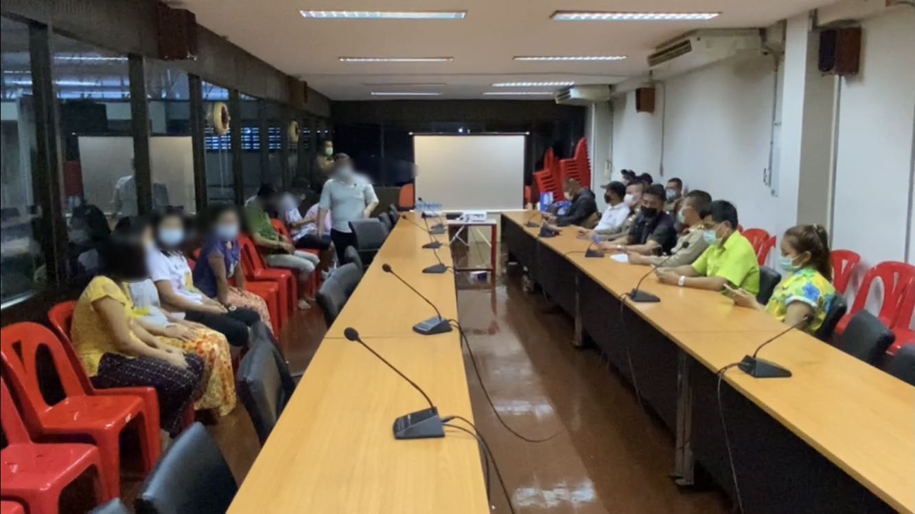 ท้าโควิด! บุกจับเมียนมาบางใหญ่เล่นน้ำสงกรานต์ ฟันข้อหาผิด พ.ร.บ.โรคติดต่อ ท้าโควิด! บุกจับเมียนมาบางใหญ่เล่นน้ำสงกรานต์ ฟันข้อหาผิด พ.ร.บ.โรคติดต่อ