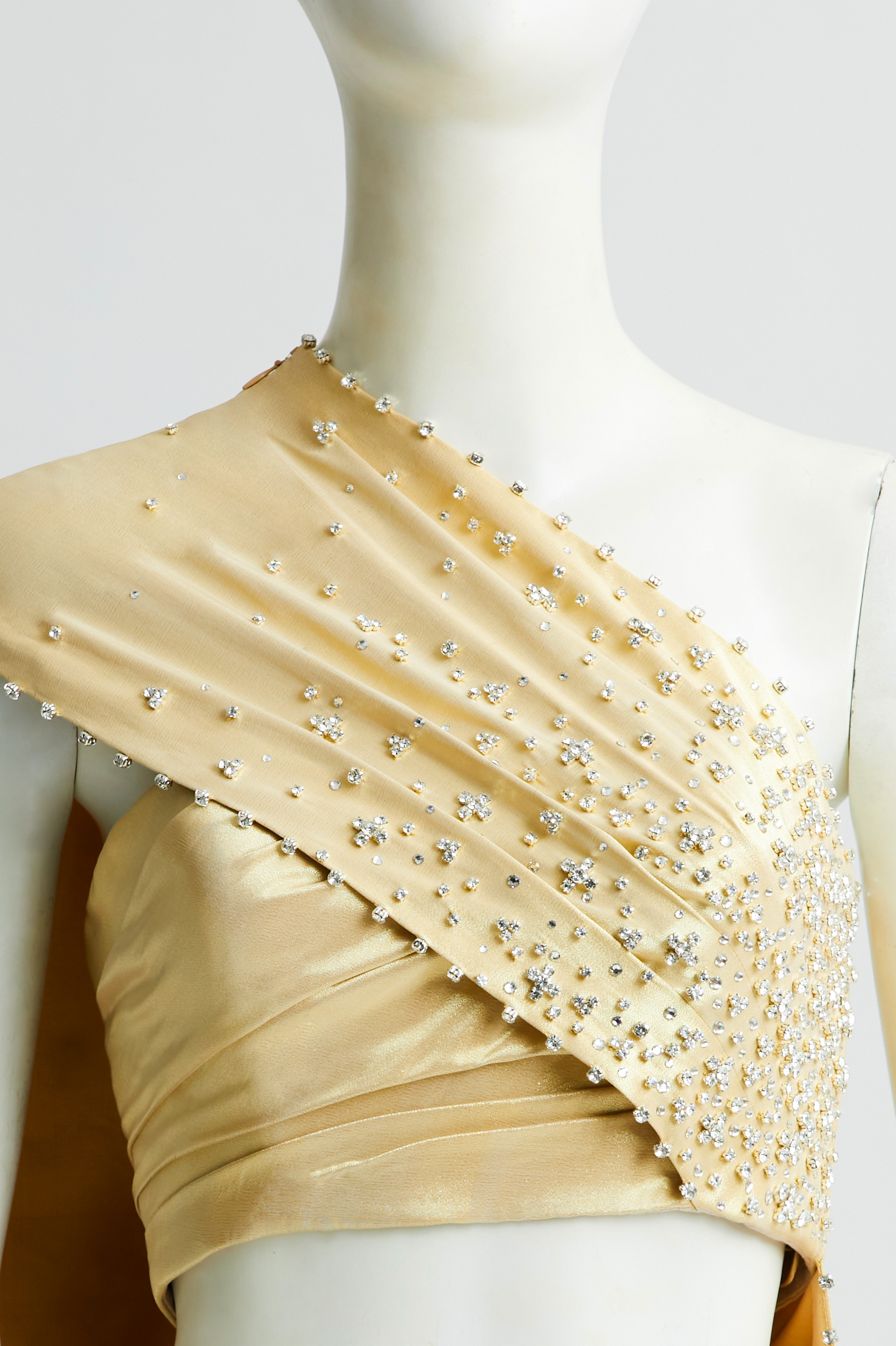 ลิซ่า อวดแฟชั่นแบรนด์ไทย ในเอ็มวีเพลง LALISA ลิซ่า อวดแฟชั่นแบรนด์ไทย ในเอ็มวีเพลง LALISA