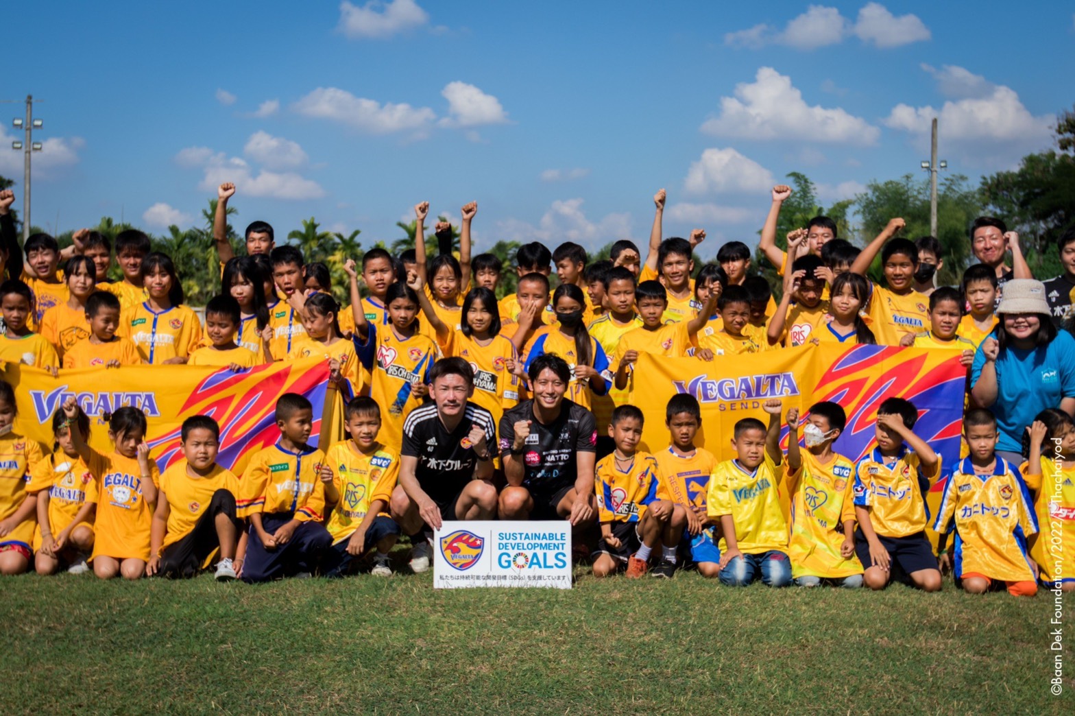 'ปธ.เวลกาตะเซนได' ทำโครงการส่งต่อเสื้อแข่ง+ของสะสมให้เด็กไทยสร้างแรงบัลดาลใจ