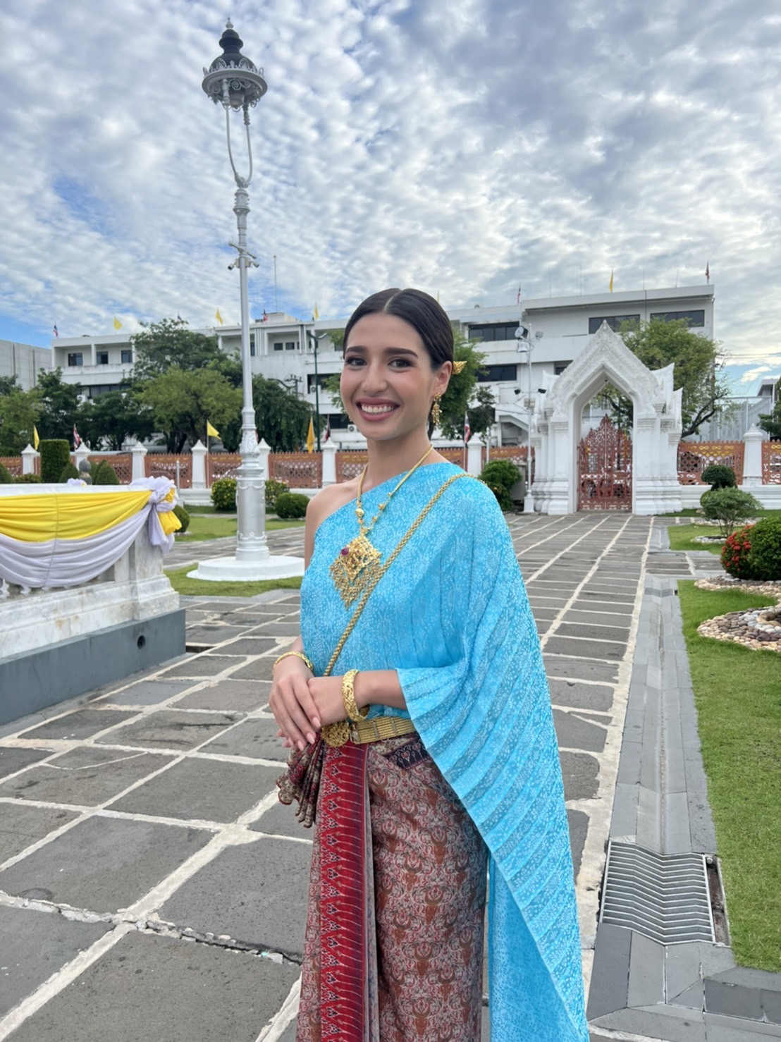 สวยสง่าในชุดไทย 30 สาวงาม MUT 2022 ร่วมทำบุญเพื่อความเป็นสิริมงคล