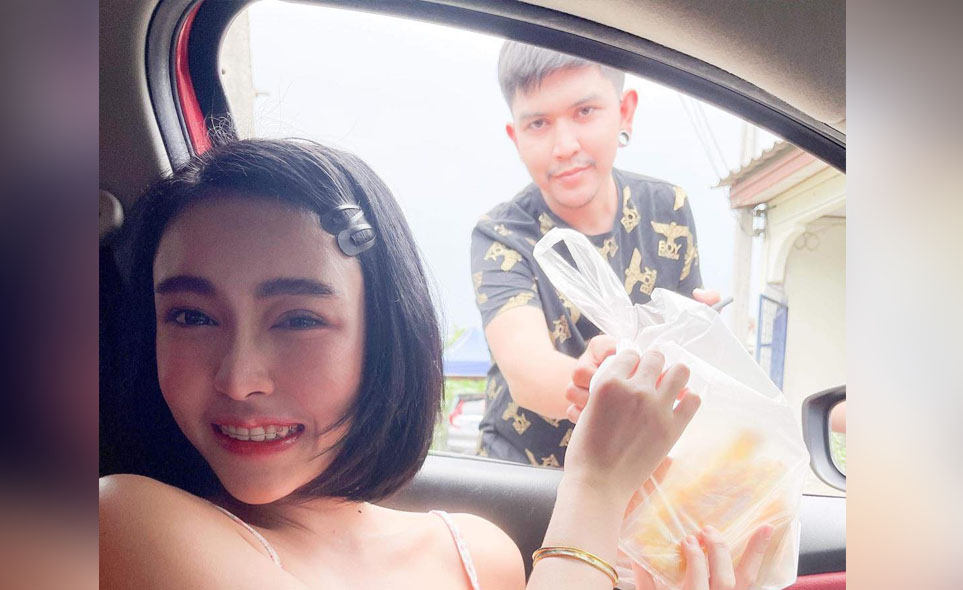 เปิดใจ 'น้องใบเตย' ดีเจชื่อดังต้องหันมาขายแซนวิซช่วงโควิดฯ