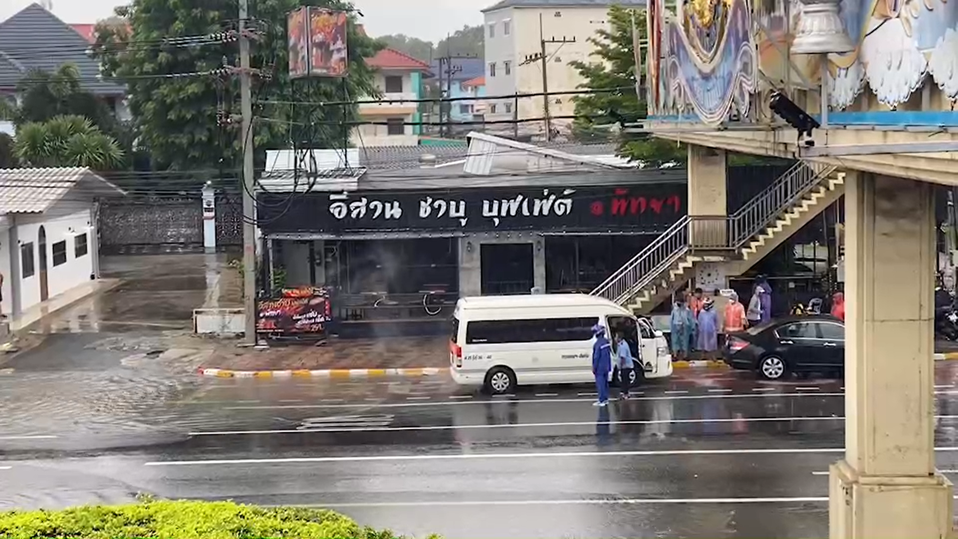 พัทยา ยังอ่วม! ฝนกระหน่ำกลางเมือง ถนนหลายสายถูกตัดขาด พัทยา ยังอ่วม! ฝนกระหน่ำกลางเมือง ถนนหลายสายถูกตัดขาด