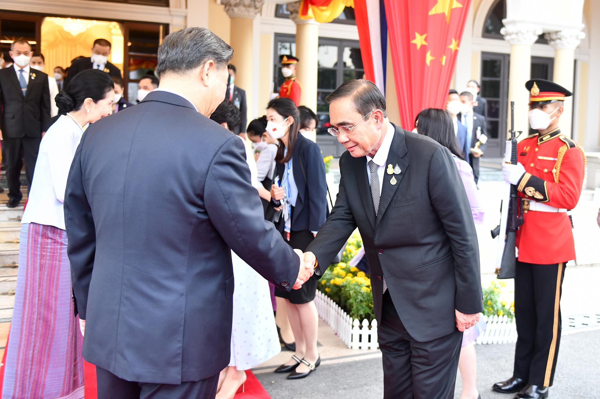 ประมวลภาพ นายกฯ เลี้ยงอาการกลางวัน สี จิ้นผิง และภริยา