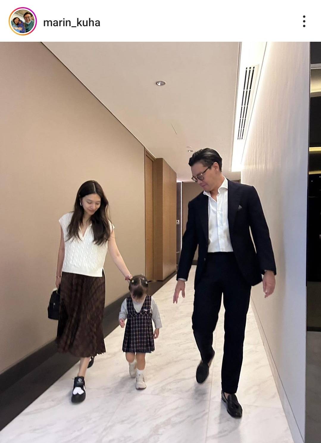 มิว-เซนต์ ตื่นเต้น ส่ง น้องมาริน ไปโรงเรียนวันแรก มิว-เซนต์ ตื่นเต้น ส่ง น้องมาริน ไปโรงเรียนวันแรก