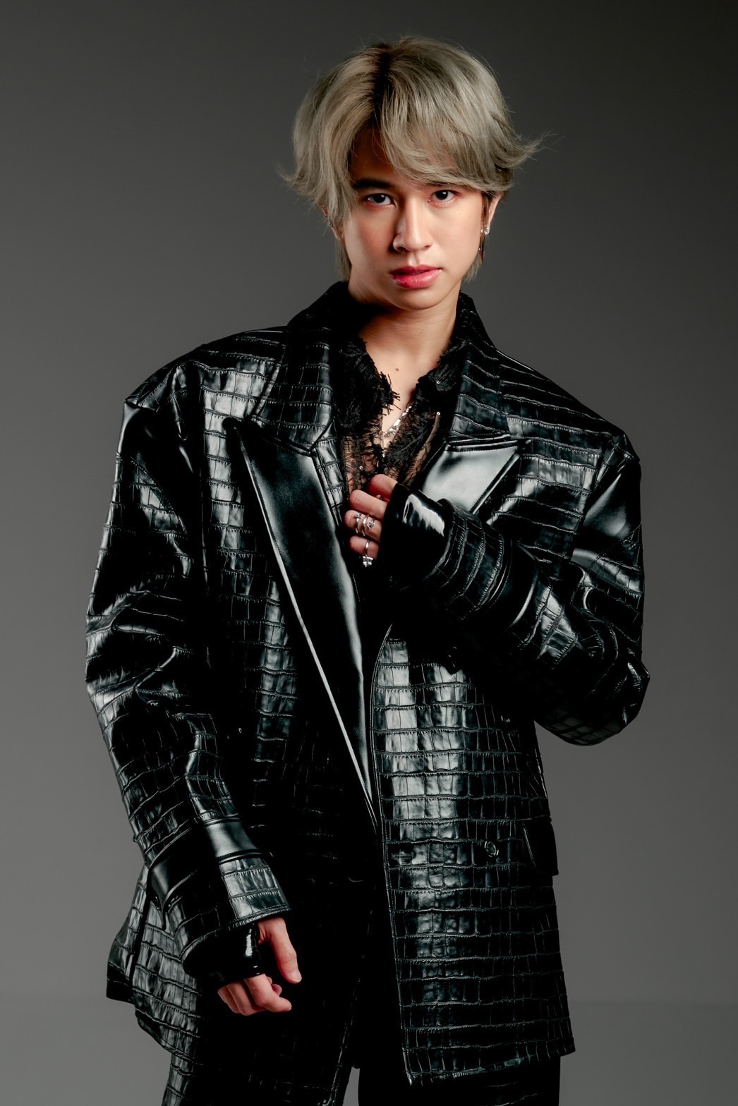 10 ปีเต็มไปด้วยความรัก “ฟลุ้ค ณธัช” ตื่นเต้นจัดแฟนมีตเดี่ยวครั้งแรก มีเซอร์ไพรส์แน่นอน