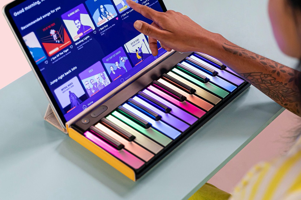 LUMI คีย์บอร์ดจิ๋วหลากสีสัน เสริมกลิ่นอายด้วยระบบ Guitar Hero LUMI คีย์บอร์ดจิ๋วหลากสีสัน เสริมกลิ่นอายด้วยระบบ Guitar Hero