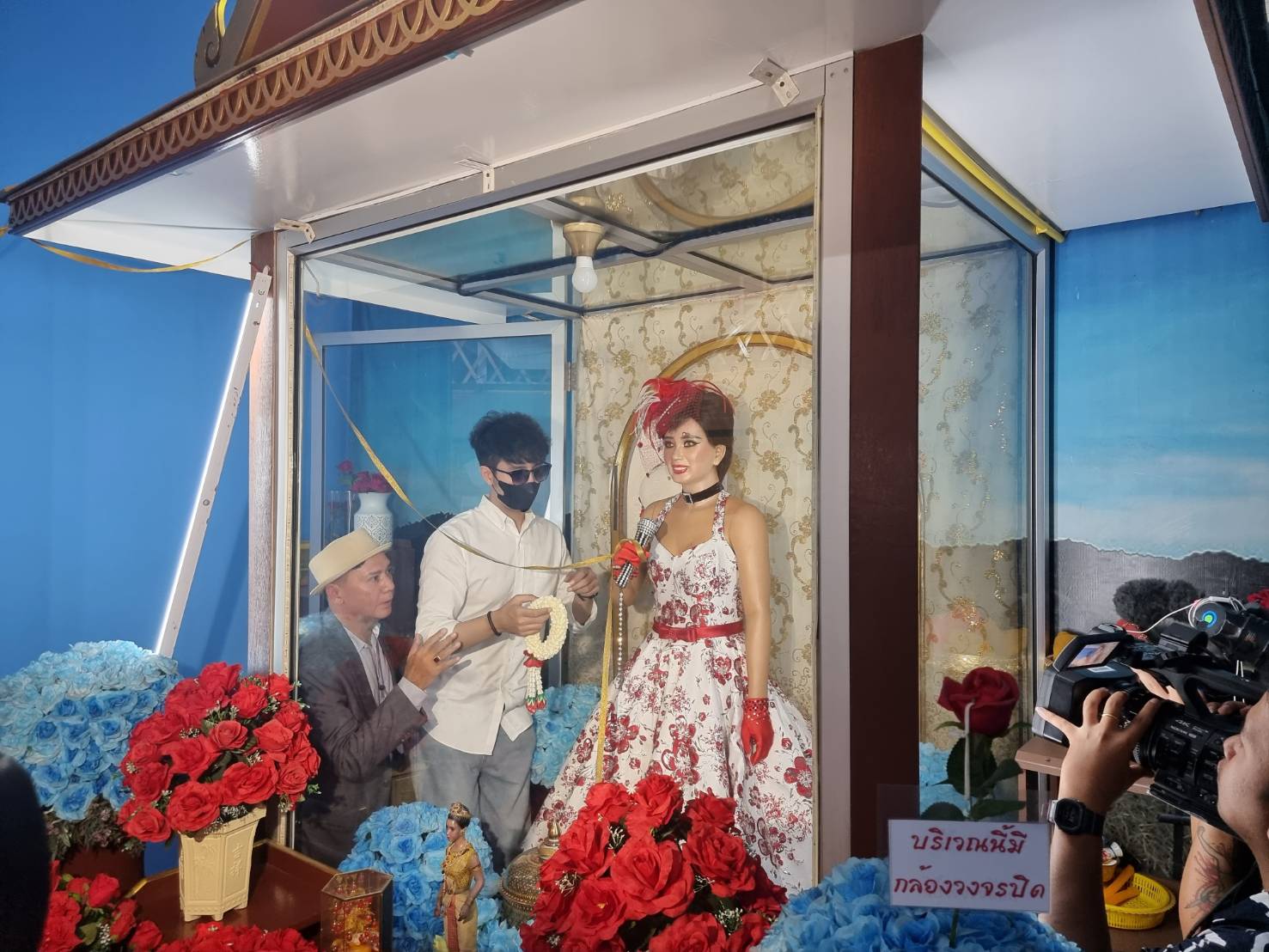 น้องเพชร ล้วงไหให้โชค วันรำลึก 31 ปี แม่ผึ้ง พร้อมมอบทุนการศึกษาจำนวน 31 ทุน น้องเพชร ล้วงไหให้โชค วันรำลึก 31 ปี แม่ผึ้ง พร้อมมอบทุนการศึกษาจำนวน 31 ทุน