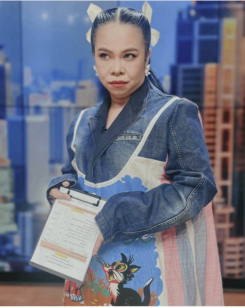 นอนรออยู่ดีๆ ตุ๊กกี้ เจอเซอร์ไพรส์จากผู้หญิงอื่นมาขึ้นรถ นอนรออยู่ดีๆ ตุ๊กกี้ เจอเซอร์ไพรส์จากผู้หญิงอื่นมาขึ้นรถ