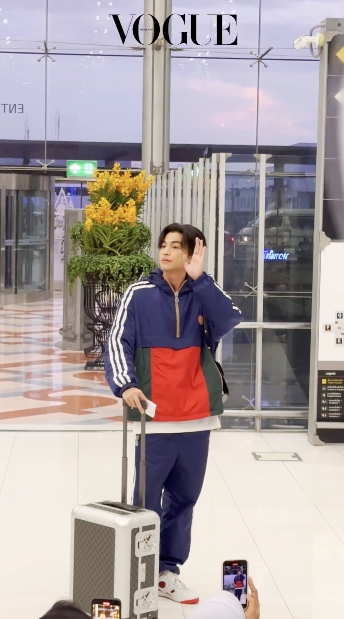 พร้อมลุย!! ‘กลัฟ คณาวุฒิ’ หม่ำหมูย่างเกาหลีเติมพลัง ก่อนชมแฟชั่นโชว์ GUCCI ที่กรุงโซล 16 พ.ค.นี้