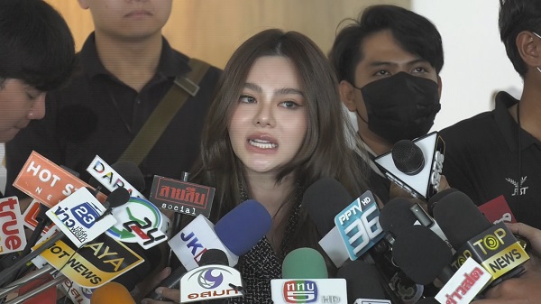ดิว อริสรา รู้สึกปลดล็อกตัวเอง เข้าให้ปากคำฐานะพยานคดีเว็บพนัน   (มีคลิป) 