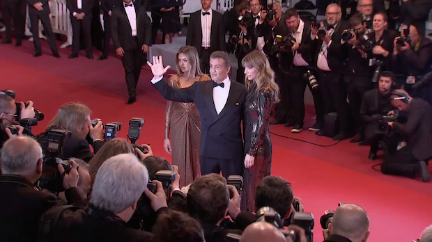 ภรรยาฟ้องหย่า!! ‘ซิลเวสเตอร์ สตอลโลน’ ไม่กี่วันหลังสักภาพสุนัขทับหน้าฝ่ายหญิงที่ต้นแขน ภรรยาฟ้องหย่า!! ‘ซิลเวสเตอร์ สตอลโลน’ ไม่กี่วันหลังสักภาพสุนัขทับหน้าฝ่ายหญิงที่ต้นแขน