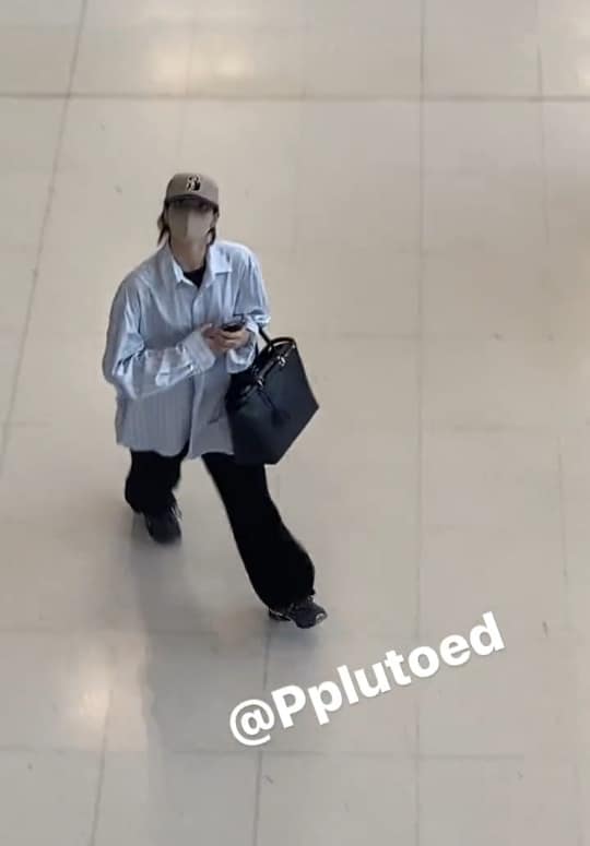 'ลิซ่า' ฉายเดี่ยวเยือนไทยแบบเงียบๆ คาดมาฉลองวันเกิดกับครอบครัว!! 'ลิซ่า' ฉายเดี่ยวเยือนไทยแบบเงียบๆ คาดมาฉลองวันเกิดกับครอบครัว!!