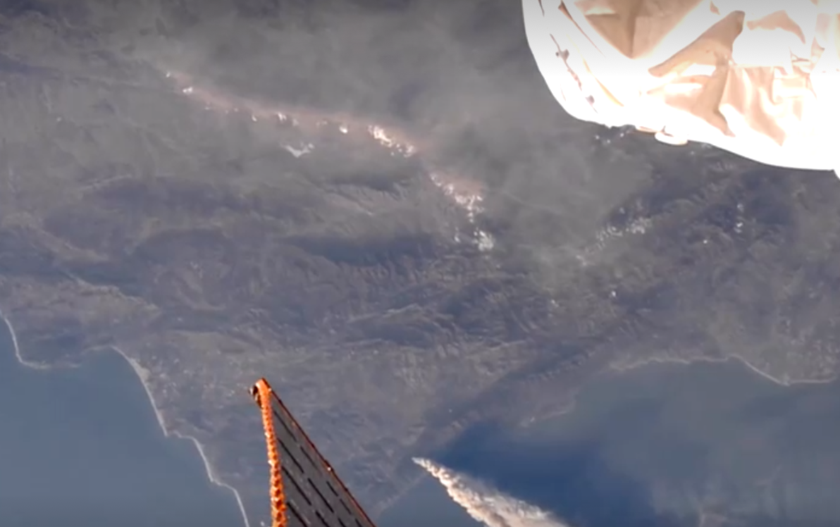 “ไฟป่าอลิซาล” ที่ผลาญแคลิฟอร์เนียมองเห็นได้จากนอกโลก 