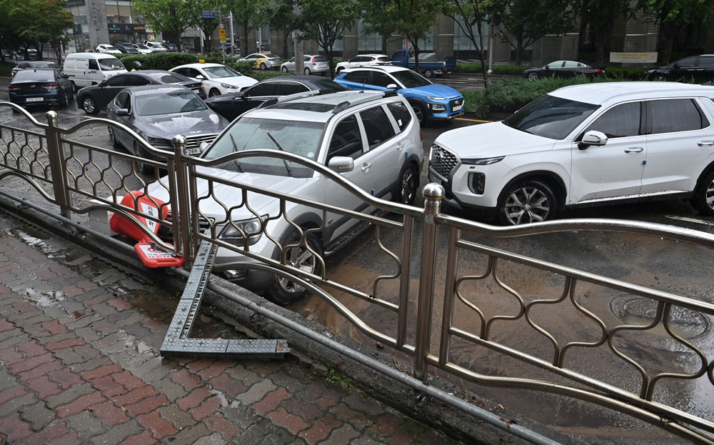 เปิดภาพ น้ำท่วมกรุงโซล เกาหลีใต้ ทางการยกระดับเตือนภัย เสียชีวิตแล้ว 7 ราย!