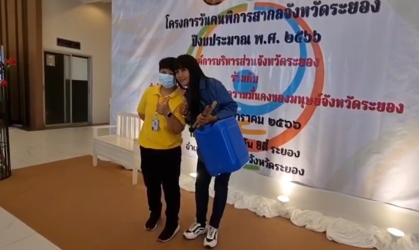 สวยจนจำแทบไม่ได้! ตัวตึงระยอง โชว์ตีกลอง ขอบคุณสังคมที่ให้โอกาส