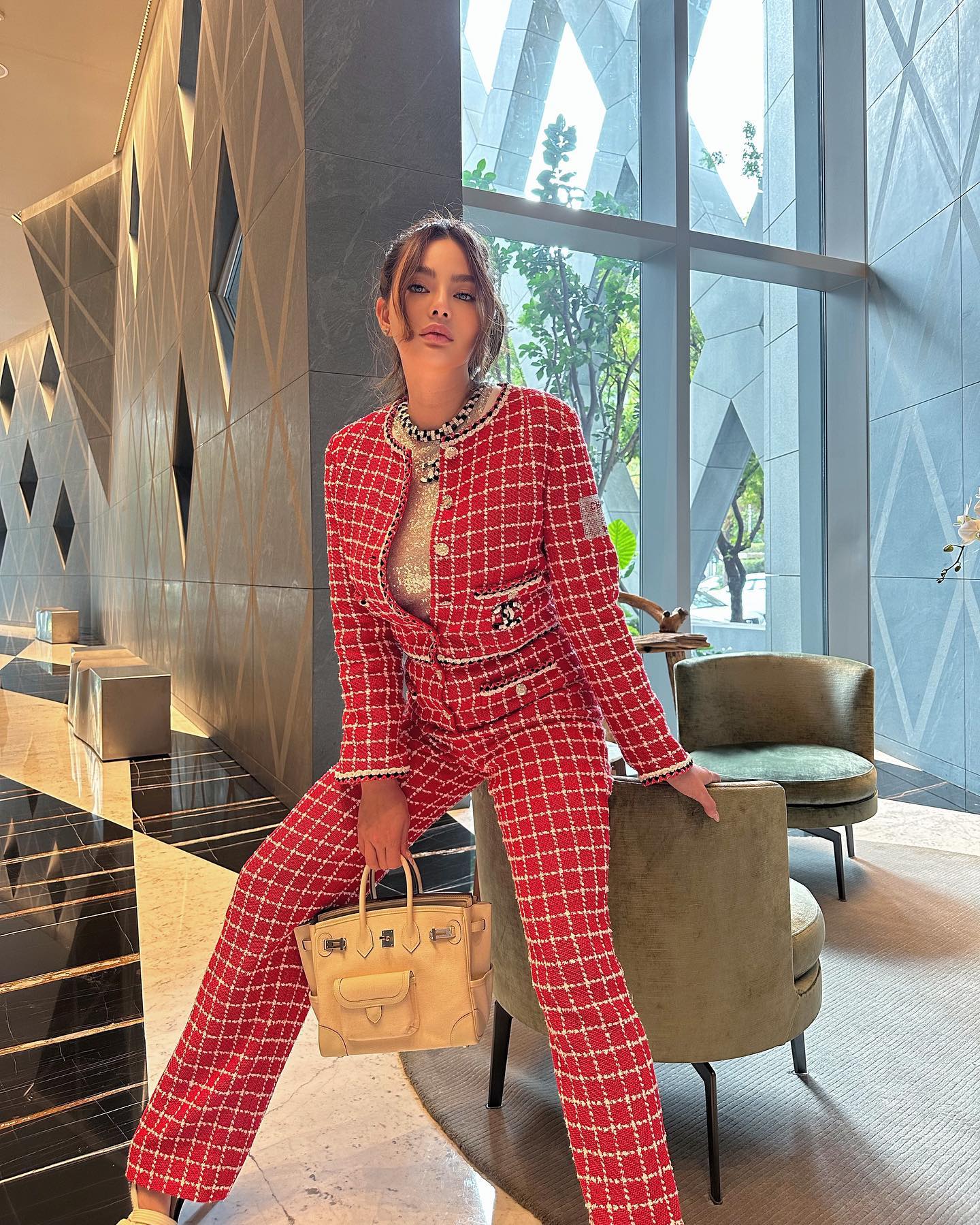 ดิว อริสรา ฟาดต่อ พี่น้อง 4 บ.  โพสต์รู้สึกเห็นใจตร.ที่ตั้งใจทำงานที่เห็นผิดคือผิด ไม่ใช่ผิดคือชอบ 