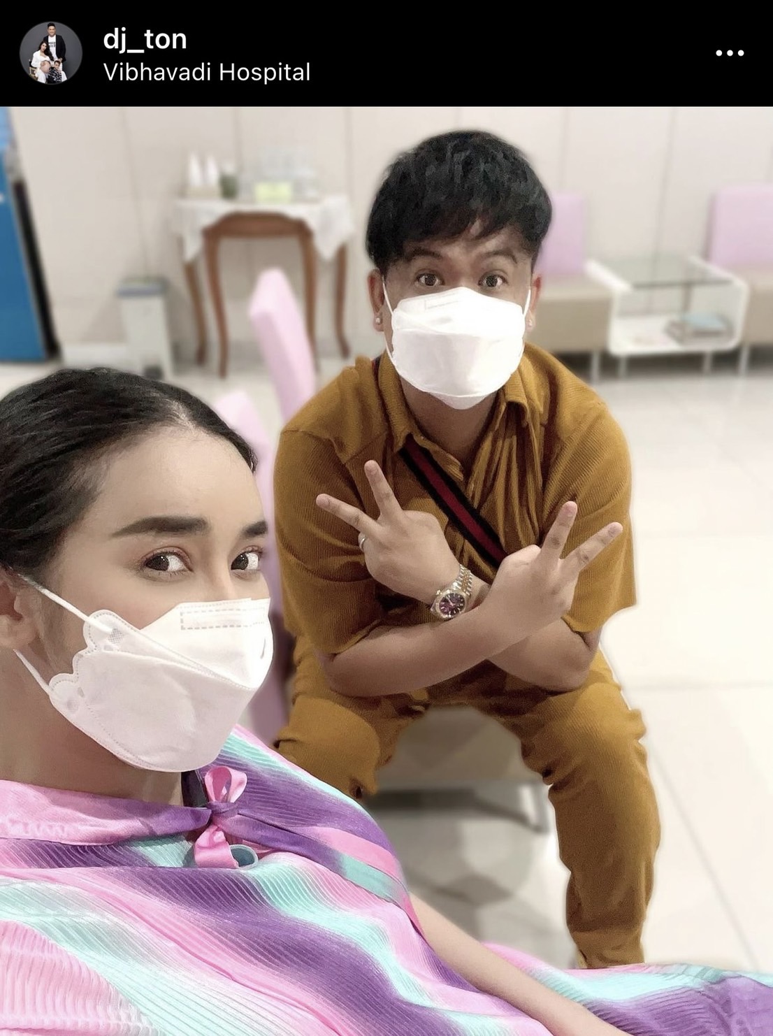 ดีเจต้น สรพงษ์ อัปเดตอาการ ใหม่ สุคนธวา หลังผ่าตั้ดก้อนเนื้อ ฟังผลอีกที 6 ม.ค. 66 ดีเจต้น สรพงษ์ อัปเดตอาการ ใหม่ สุคนธวา หลังผ่าตั้ดก้อนเนื้อ ฟังผลอีกที 6 ม.ค. 66