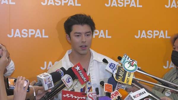 “นาย ณภัทร” แก้ปีชงขอพรพระเรื่องความรัก   (มีคลิป)