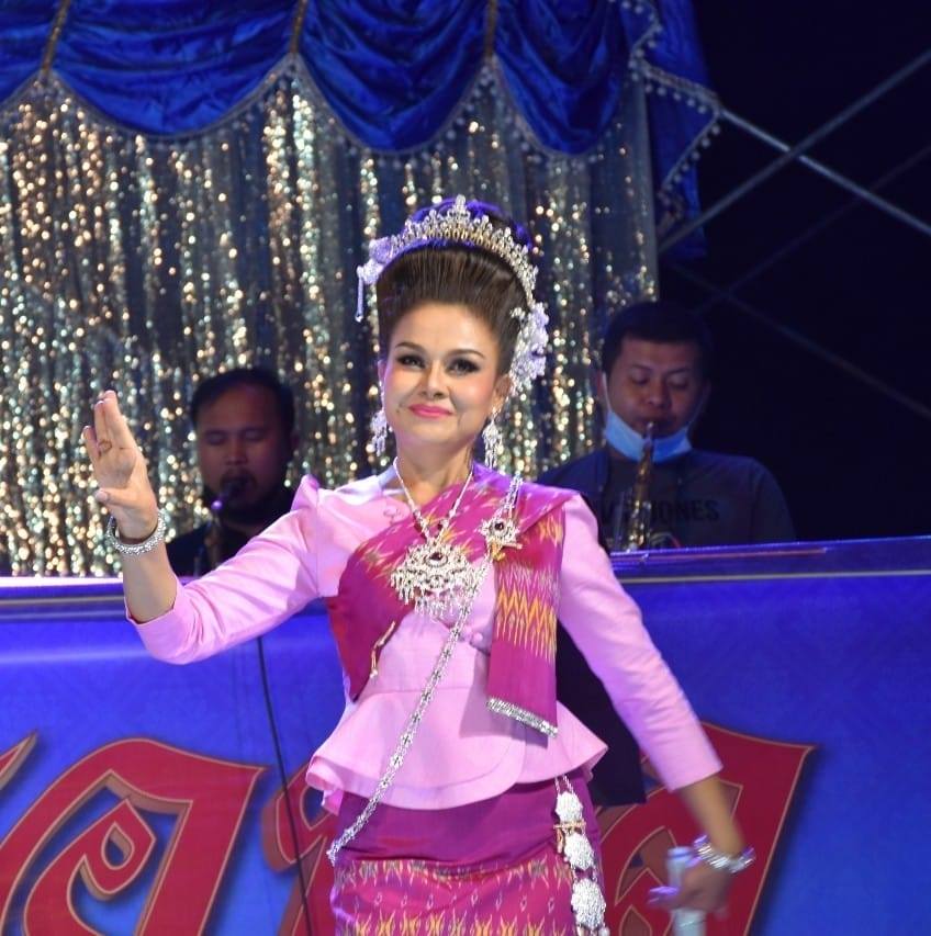 อดีตนักร้อง เจี๊ยบ กนกพร ร่ำไห้ เผยมรสุมชีวิต หลังป่วยโรคร้าย ยืนยันไม่ได้รับบริจาค