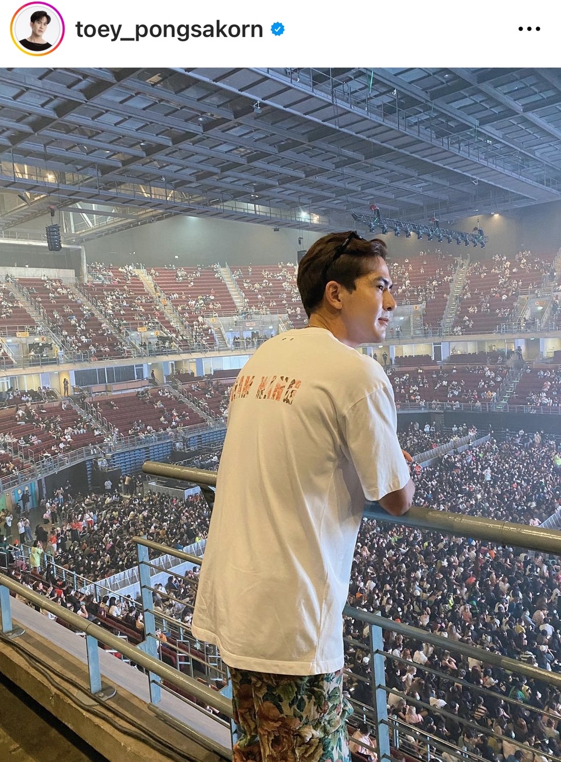 โซเชียลชื่นชม!!  เต้ย พงศกร แฟนบอยตัวยงโผล่คอนเสิร์ต แจ็คสัน หวัง ไม่ใช่อภิสิทธิ์ดารา