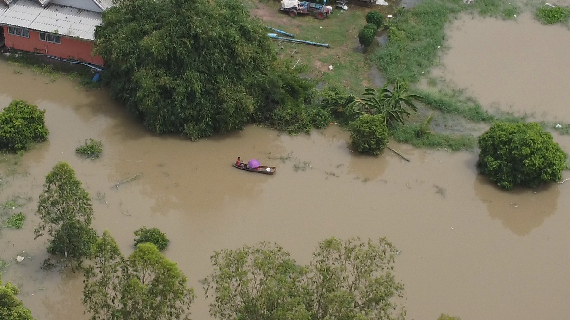 สถานการณ์น้ำท่วมอยุธยา 10 อำเภอ กว่า 31,000 ครัวเรือนเดือดร้อนหนัก