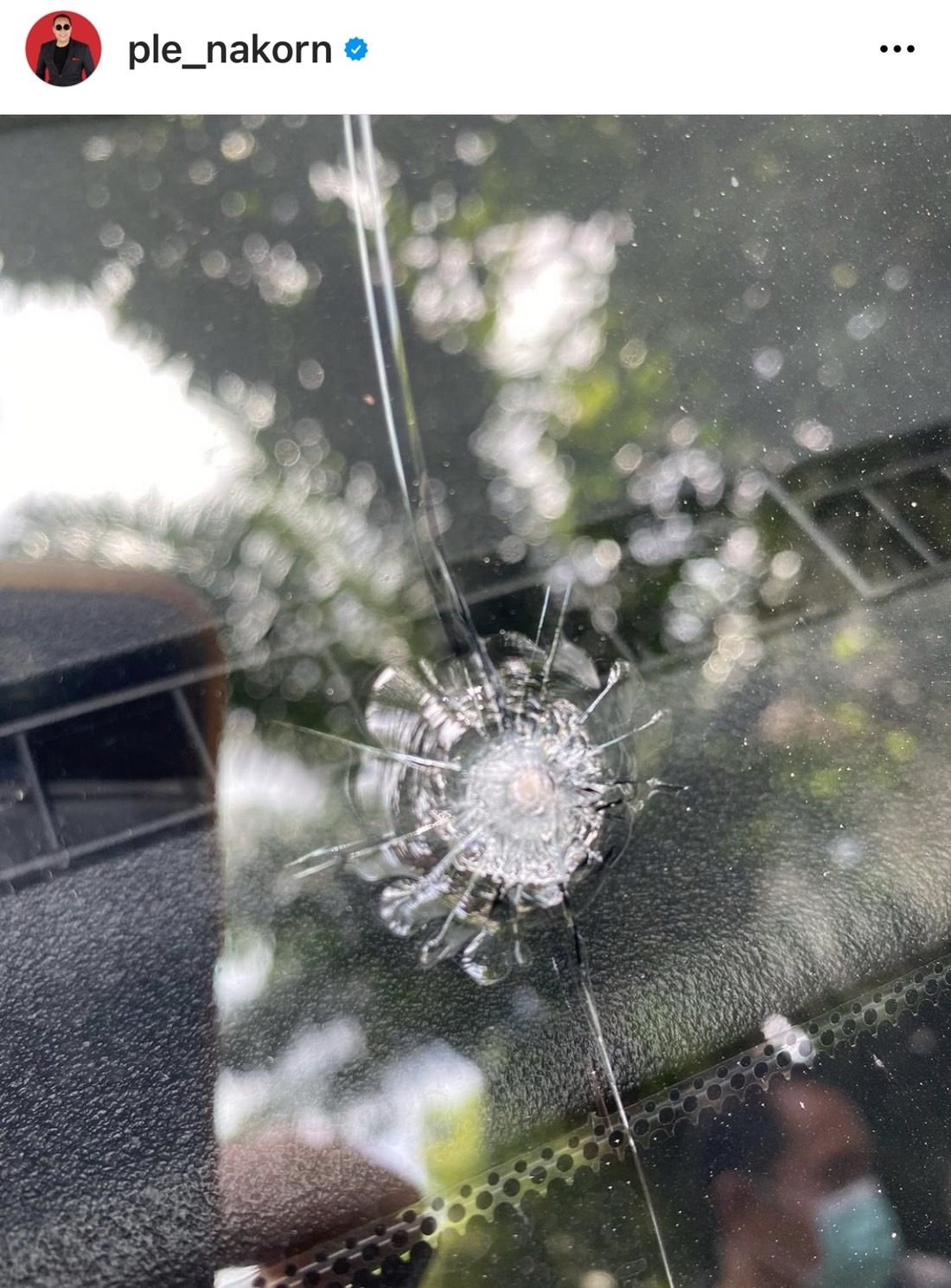 ชาวเน็ตแห่ส่อง เปิ้ล นาคร โพสต์สภาพรถป้ายแดง ถามนี่ใช่รอยกระสุนหรือไม่!?