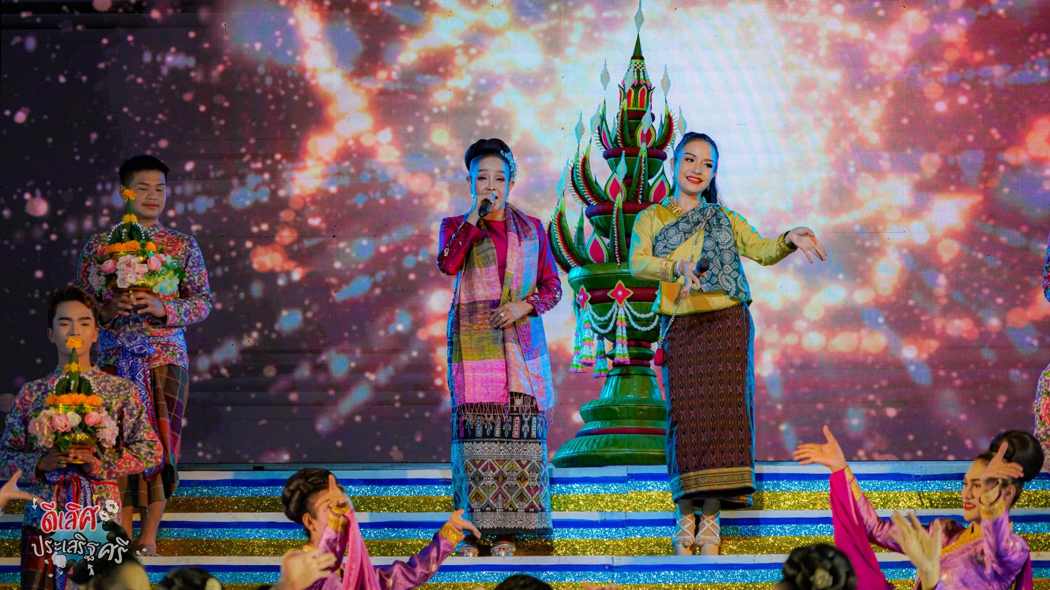 วงหมอลำ ศิลปินภูไท แชร์ประสบการณ์เจอวัยรุ่นตีกันหน้าเวที (มีคลิป)