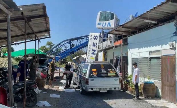 เกิดเหตุเครนล้มทับห้องเช่าย่านบางบ่อ เสียชีวิต 1 บาดเจ็บ 3