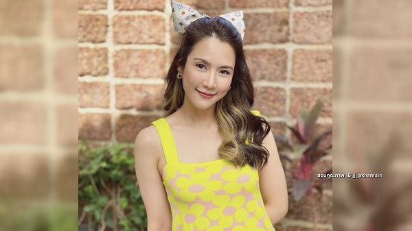 คุ้มเกิน “จั๊กจั่น” รีวิวกล่องสุ่ม “พิมรี่พาย” จนเกิดดราม่า  (มีคลิป)