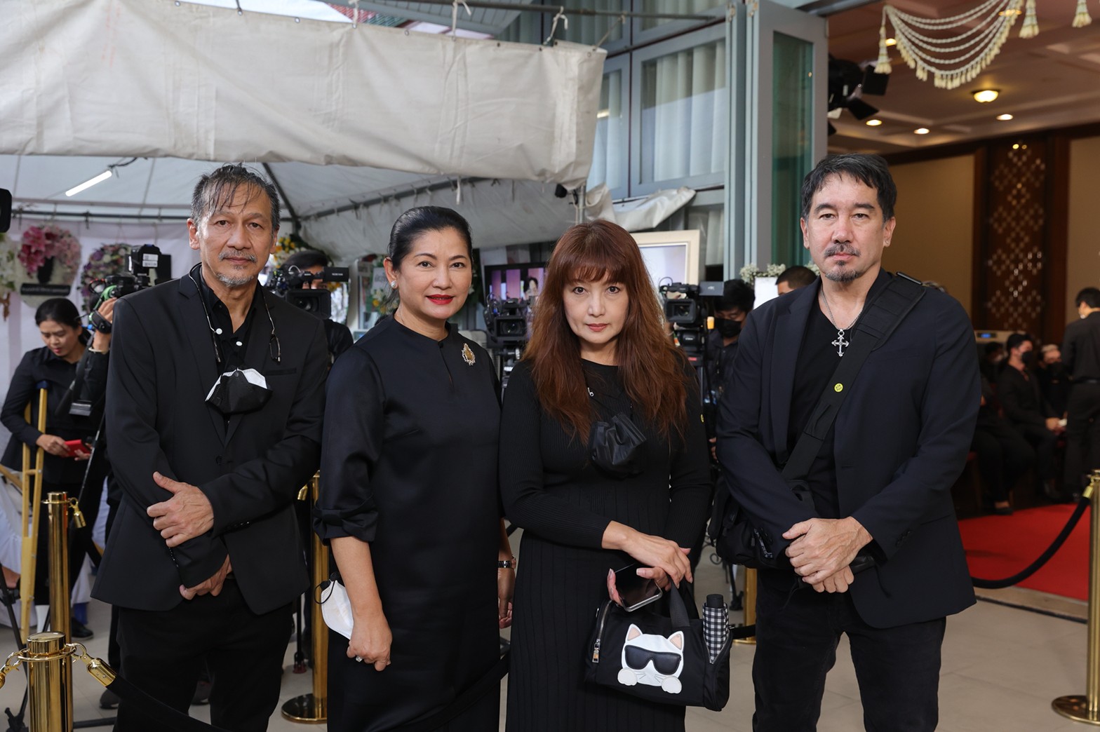 บรรยากาศพิธีสวดอภิธรรม หม่อมหลวงพันธุ์เทวนพ เทวกุล คืนที่สอง บรรยากาศพิธีสวดอภิธรรม หม่อมหลวงพันธุ์เทวนพ เทวกุล คืนที่สอง