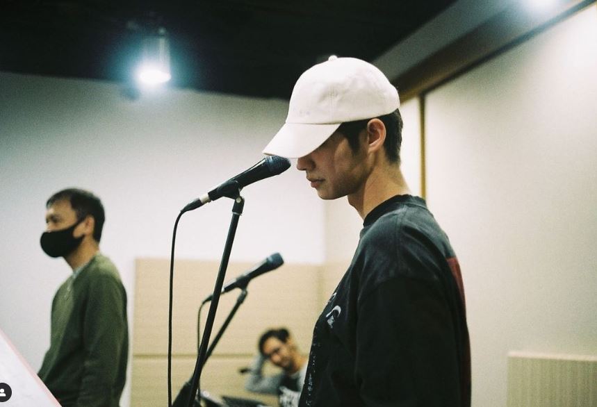 ไบร์ท วชิรวิชญ์ พระเอกซุปตาร์ดาวรุ่ง ผู้โด่งดังจากซีรีส์วาย