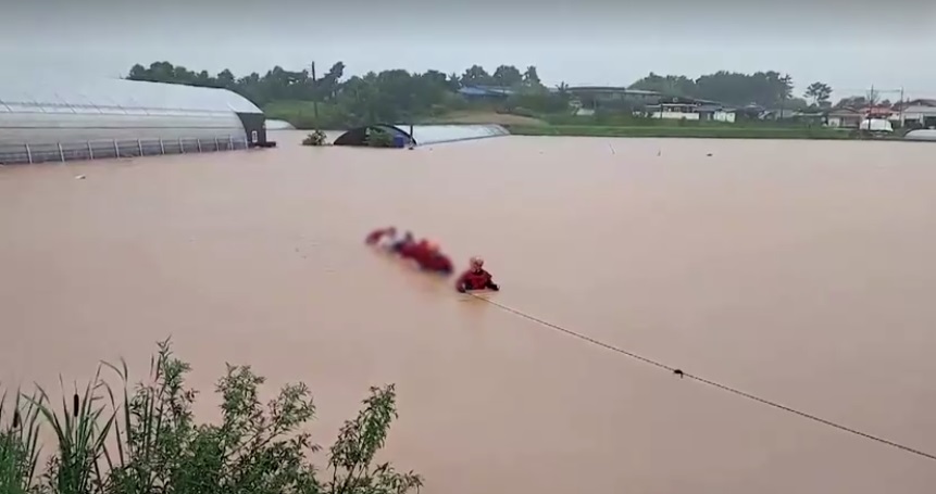 เปิดภาพความเสียหาย! เกาหลีใต้น้ำท่วมรุนแรง-มวลน้ำไหลทะลักท่วมอุโมงค์ เปิดภาพความเสียหาย! เกาหลีใต้น้ำท่วมรุนแรง-มวลน้ำไหลทะลักท่วมอุโมงค์