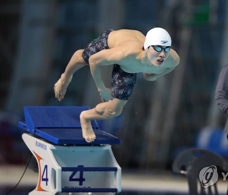 เยจี ITZY ส่ง มินิ ฮาร์ท เป็นแรงใจให้ฉลามหนุ่ม ฮวางซุนวู เยจี ITZY ส่ง มินิ ฮาร์ท เป็นแรงใจให้ฉลามหนุ่ม ฮวางซุนวู