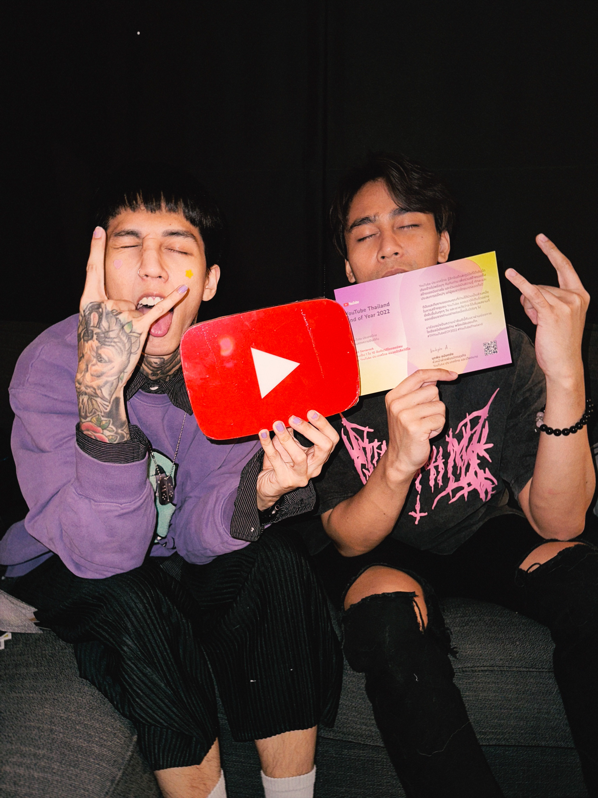 ปังไม่หยุด!! “PAPER PLANES” ถูกจัด 1 ใน 10 วิดีโอยอดนิยม บนยูทูป ปังไม่หยุด!! “PAPER PLANES” ถูกจัด 1 ใน 10 วิดีโอยอดนิยม บนยูทูป