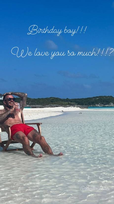 วิคตอเรีย เบ็คแฮม โพสต์รูป เดวิด เบ็คแฮม โชว์หุ่นสุดเฟิร์มฉลองวันเกิดให้สามี วิคตอเรีย เบ็คแฮม โพสต์รูป เดวิด เบ็คแฮม โชว์หุ่นสุดเฟิร์มฉลองวันเกิดให้สามี