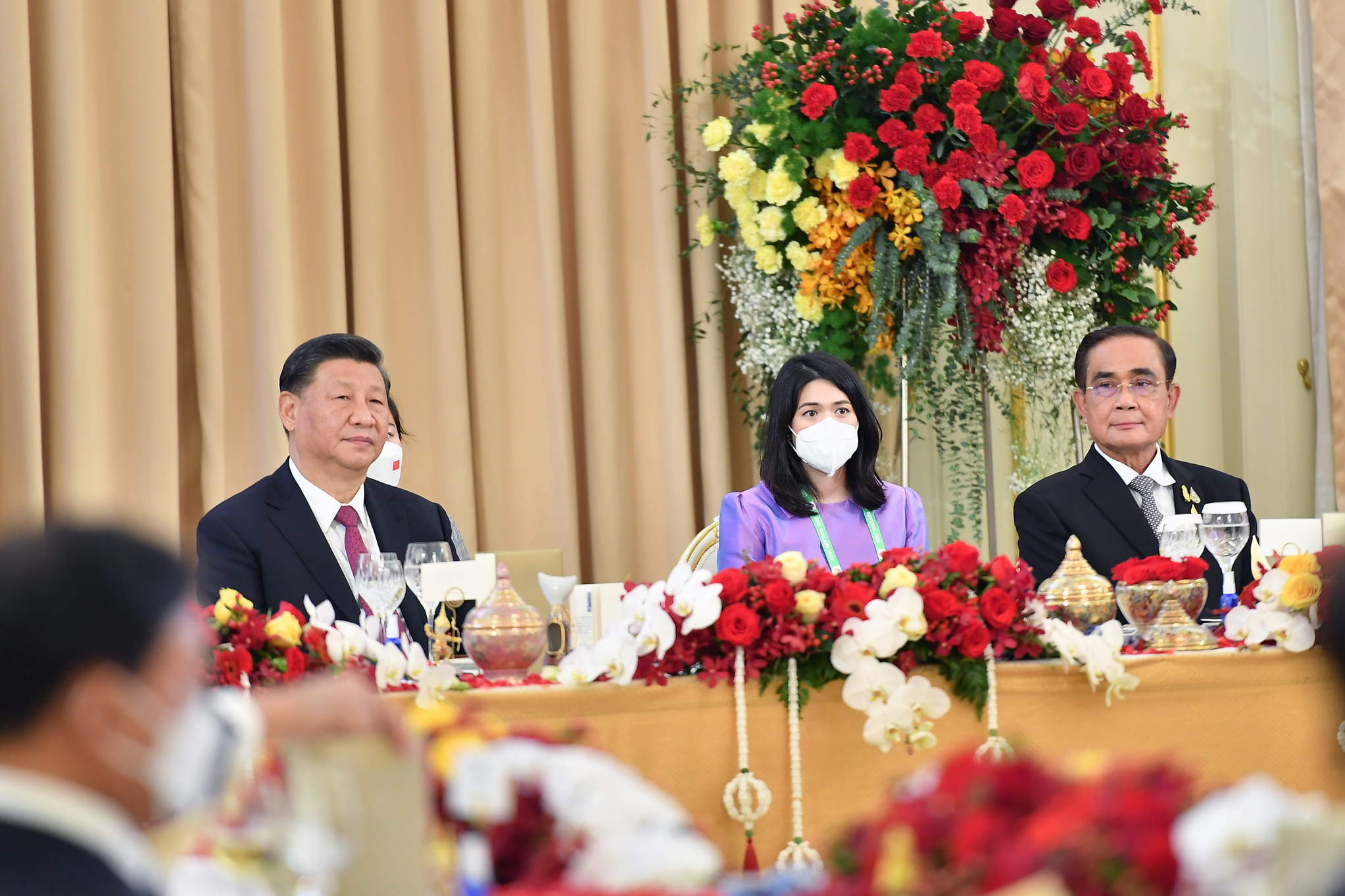 ประมวลภาพ นายกฯ เลี้ยงอาการกลางวัน สี จิ้นผิง และภริยา