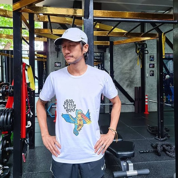 “ตูน บอดี้สแลม” วิ่งนำธงไตรรงค์ไม้สุดท้ายสู้ศึกโอลิมปิก (มีคลิป) “ตูน บอดี้สแลม” วิ่งนำธงไตรรงค์ไม้สุดท้ายสู้ศึกโอลิมปิก (มีคลิป)