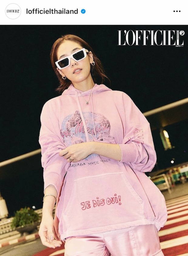 ทุกที่คือรันเวย์!! ‘ชมพู่ อารยา’ ชุดชมพูอ่อนแต่ท่าโพสต์จัดมาก ลัดฟ้าสู่ปารีส ทุกที่คือรันเวย์!! ‘ชมพู่ อารยา’ ชุดชมพูอ่อนแต่ท่าโพสต์จัดมาก ลัดฟ้าสู่ปารีส