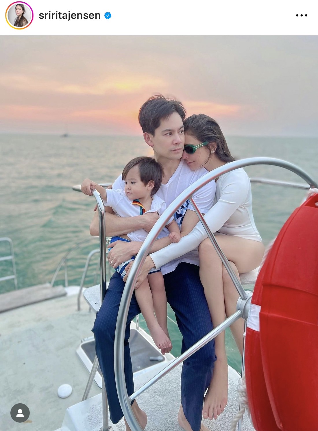 แฟนคลับเตือน “ศรีริต้า” หลังเล่นเจ็ตสกีไม่สวมเสื้อชูชีพ แฟนคลับเตือน “ศรีริต้า” หลังเล่นเจ็ตสกีไม่สวมเสื้อชูชีพ