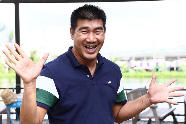 จับคู่กรณี สมรักษ์ คำสิงห์  หลังโกงเงินค่าลอตเตอรี่