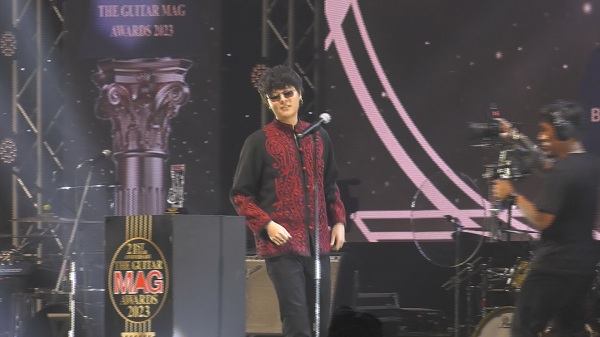 งานแต่งเพลงรุม “ทอย ธันวา”  เจ้าตัวเผยรับน้อยเพราะขี้เกียจ  (มีคลิป)