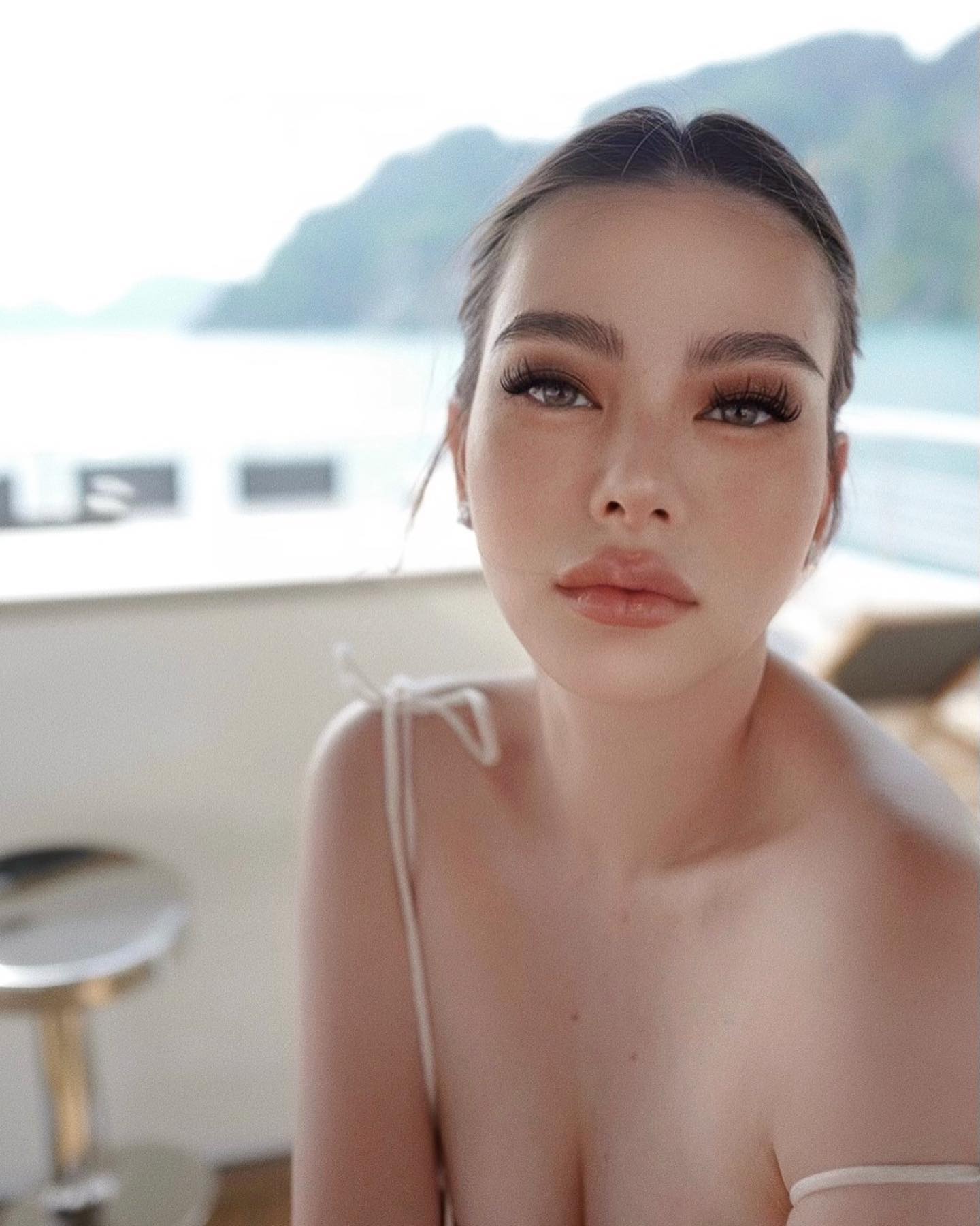 ดิว อริสรา ฟาดต่อ พี่น้อง 4 บ.  โพสต์รู้สึกเห็นใจตร.ที่ตั้งใจทำงานที่เห็นผิดคือผิด ไม่ใช่ผิดคือชอบ 