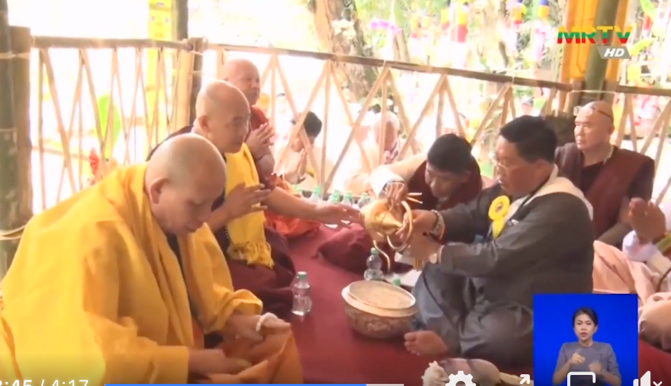 เปิดคลิป ‘ครูบาบุญชุ่ม’ ปลงผมแล้ว ลูกศิษย์จัดขบวนราชรถยิ่งใหญ่ เปิดคลิป ‘ครูบาบุญชุ่ม’ ปลงผมแล้ว ลูกศิษย์จัดขบวนราชรถยิ่งใหญ่