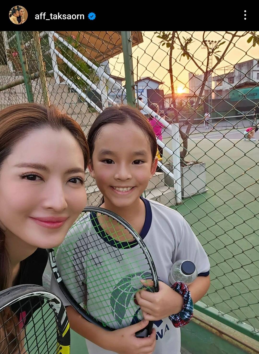 คุณแม่สุดปลื้ม แอฟ ทักษอร อวดความสวยของ น้องปีใหม่ ในลุดชุดไทย